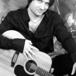 hoodsmileguitarweb.jpg